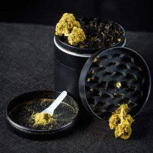 How to Use a Weed Grinder